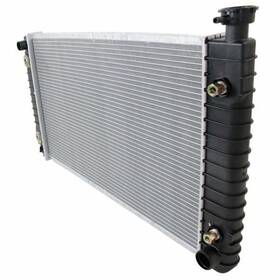 675-02425 Aapf Radiator 8-305 With Engine Oil Cooler Fits 96-98 Chevrolet 1500 Pickup 282984