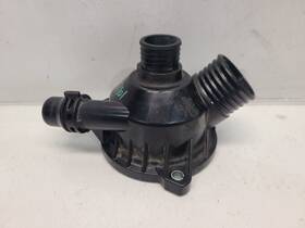 348.bm1s10 Bmw 2010 328xi 3.0l / At Awd Thermostat Housing Plastic