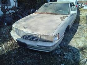 671.gm6z98 Cadillac Deville 1998 Coolant Reservoir 1733242