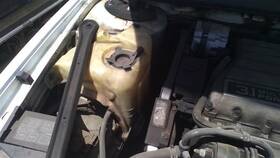 671.gm1p94 Chevrolet Luminacar 1994 Coolant Reservoir 21109930