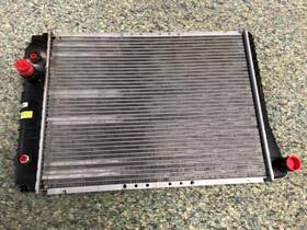 675-02227b Chevrolet 88-92 Corvette Non Zr1 Used Automatic Radiator Assembly As Shown