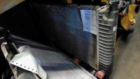 675-02561 Chevrolet Truck Radiator 5.7l Manual Trans Fits 99-00 2500 Pickup