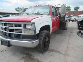 675-02620 Chevrolet Truck Radiator I-beam Front Axle Only Fits 01-02 3500 Pickup 4423795