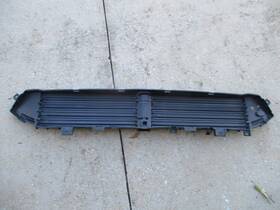 68423754 Chrysler 17 18 19 20 21 22 23 24 Pacifica Lower Radiator Grille Air Shutter Oem