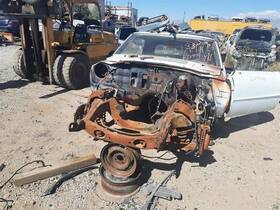 675-01061 Ford Radiator Fits 67-69 Thunderbird 191387