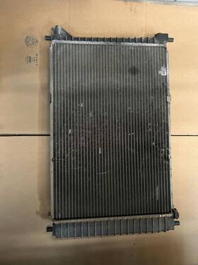 675-02447a Ford Radiator 6 Cylinder Fits 97-04 Mustang 91395