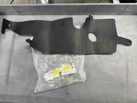 Bc3z-8311-b Ford 2011 - 2016 F-250 F-350 F-450 F-550 6.7l Side Air Baffle Oem