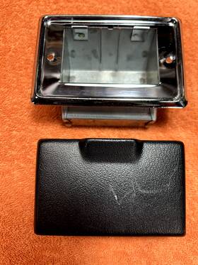 D2az-6262868-a Ford 1972-79 Torino Montego Ltd Ii Rear Console And Seat Retainer Ash Tray Oem