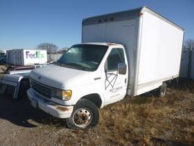 675-02202 Ford Truck Radiator 8-445 Fits 92-94 E350 Van 1619501 675-02202 Ford Truck Radiator 8-445 Fits 92-94 E350 Van 1619501