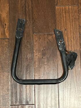 10375093 General Motors Pontiac Solstice Saturn Sky Lower Radiator Front Brace Bracket