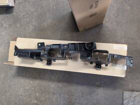 84252889 General Motors Gm Oem Genuine Part Splash Shields Support Side Radiator Air Baffle