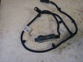 84375398 General Motors 19-23 2019-2023 Sierra Silverado 1500 Radiator Shutters Motor With Wire Harness Oe