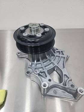 12734015 Gm Genuine Fan Pulley Duramax Oem New 6.6 #0061