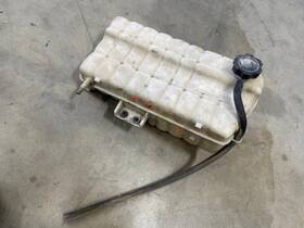 671.gm9506 Gmc Truck 06 Chevrolet C4500 6.6l Diesel Used Engine Coolant Overflow Reservoir Tank