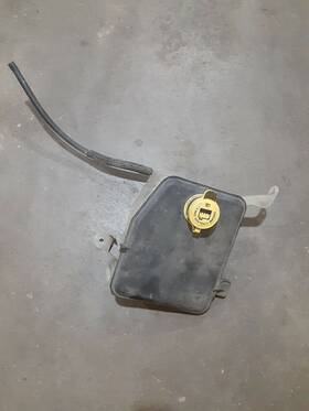 55116874ae Jeep 2005 - 2010 Grand Cherokee / Commander Engine Coolant Reservoir