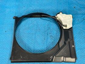16711-38120 Lexus Lx570 Engine Cooling Fan Shroud With Reservoir Tank 2008-2021 Oem