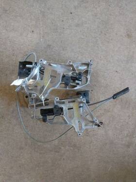 109-10131 Mercedes-benz Driver Passenger Latch Support Light Bracket Fits 19-21 C-class 756469