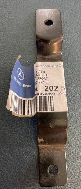 202-528-01-40 Mercedes-benz Engine Cooling Duct Bracket - For Mbz C220 And More