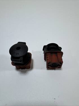 A0009912195 Mercedes-benz 2015-2020 Qx30 Gla250 Radiator Left And Right Side Upper Mount Bracket Set Oem