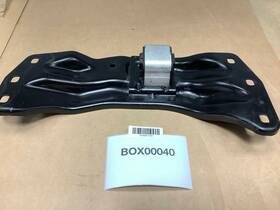 A2202402018 Mercedes-benz 2004 E500 W211 5.0l Transmission Mount Bracket Holder Support Oem