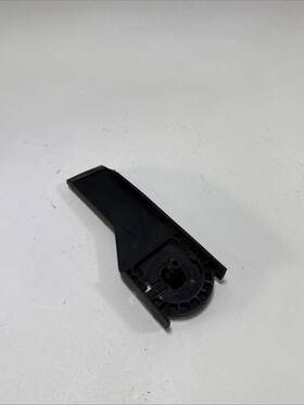 A2465040540 Mercedes-benz 14-20 Cla250 Gla Radiator Left Side Lower Mount Support Bracket Oem