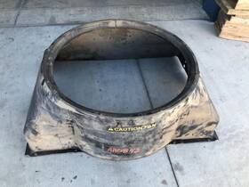 673.zz4903 Miscellaneous - Recreational Vehicles 03 Fleetwood Bounder 39z Rv Motor Home Used 5.9l Radiator Shroud Assembly