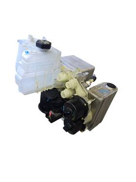 152300100b Tesla Model Y Supermanifold Octovalve Coolant Pump Reservoir Bottle Oem 20-22