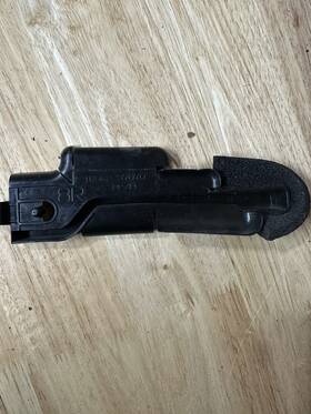 16562-37070 Toyota Prius Radiator Right Side Seal Oem 2023-2025 16562-37070 Toyota Prius Radiator Right Side Seal Oem 2023-2025