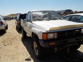 671.to1685 Toyota Ttoyota 1985 Coolant Reservoir 1388541