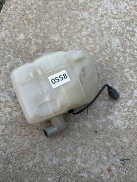 30711154 Volvo 2035044 Radiator Water Tank For S60 I S80 V70 Ii Xc70 Xc90 97-14