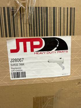 Dr104004 World American S-28067 J28067 J29080 Radiator Surge Tank Aftermarket Replacement For