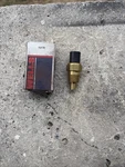 Wells TU174 Engine Coolant Temperature Sender With Gauge. Fixed Price $17.89.